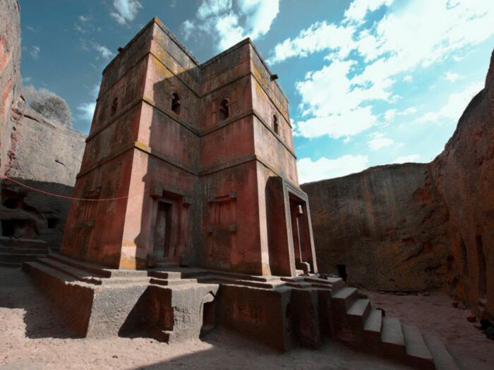 Храмовый комплекс, состоящий из 11 объектов внесен в список Всемирного наследия ЮНЕСКО (Храм Святого Георгия, Лалибэла). | Фото: uatraveller.com.