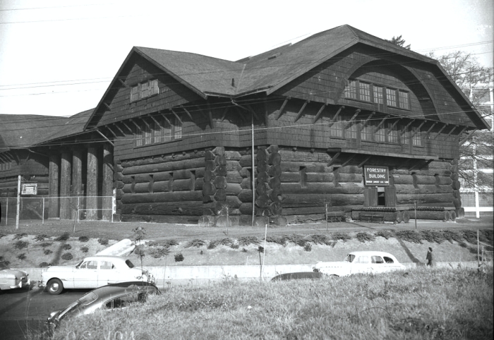 При строительстве выставочного павильона The Forestry Building Portland было использовано около 305 тыс. кубометров древесины. | Фото: amusingplanet.com.