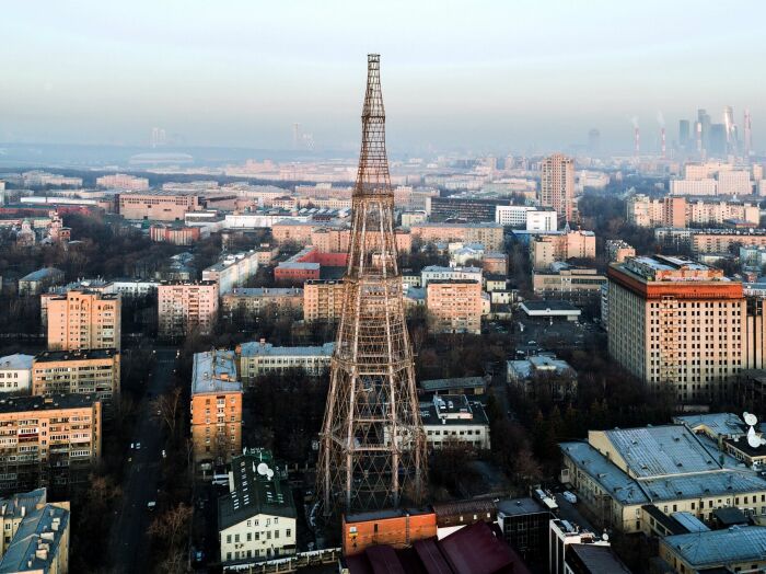 148,5-метровая гиперболоидная конструкция радиотелевизионной Башни Шухова (Москва). | Фото: ria.ru.