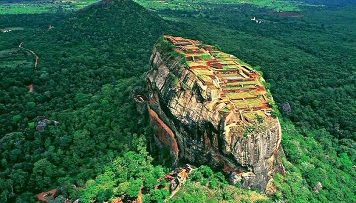 Сигирия – уникальный археологический памятник, охраняемый ЮНЕСКО (Дамбулла, Шри-Ланка). | Фото: wanderlust.co.uk.