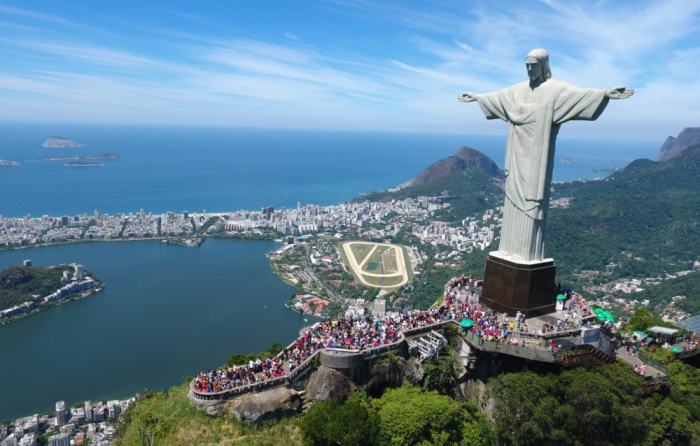 Статуя Христа Искупителя – визитная карточка Рио-де-Жанейро и символ Бразилии. | Фото: architectureguru.ru.