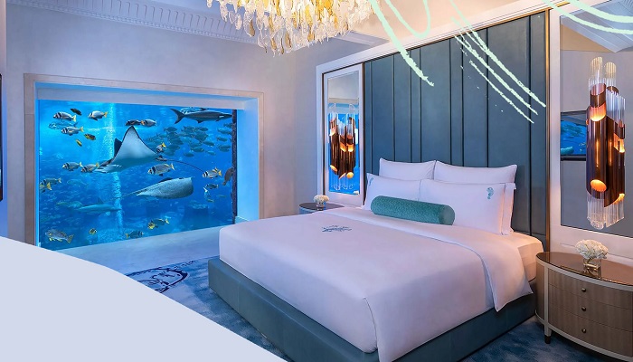 Ночь пребывания в одном из подводных номеров обойдется минимум 8 тысяч долларов (Atlantis the Palm, Дубай). | Фото: apartments-dubai.sale.