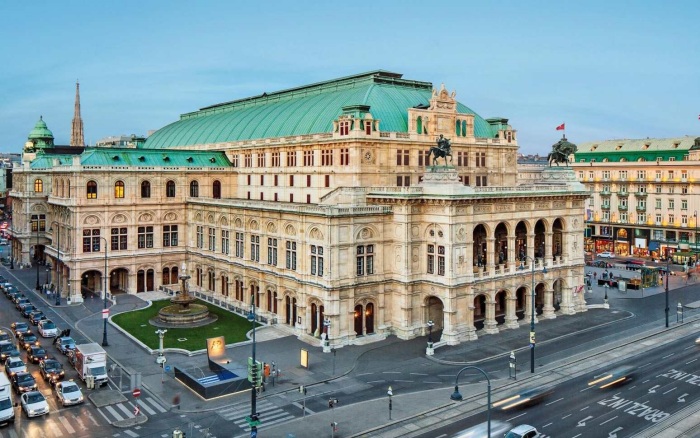 Венская государственная опера – одна из главных архитектурных достопримечательностей столицы Австрии. | Фото: mashregh-zamin.com.