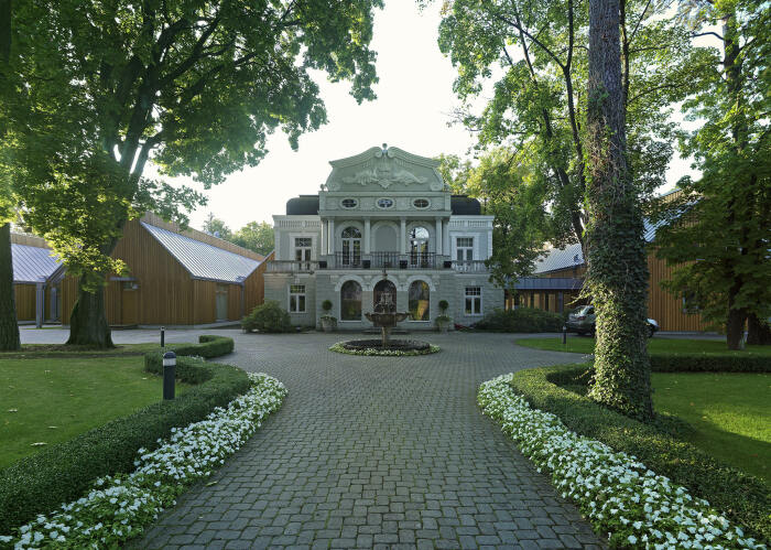 Villa Marta в Юрмале – один из самых роскошных и дорогих особняков Латвии. | Фото: arhitekti.vincents.lv.