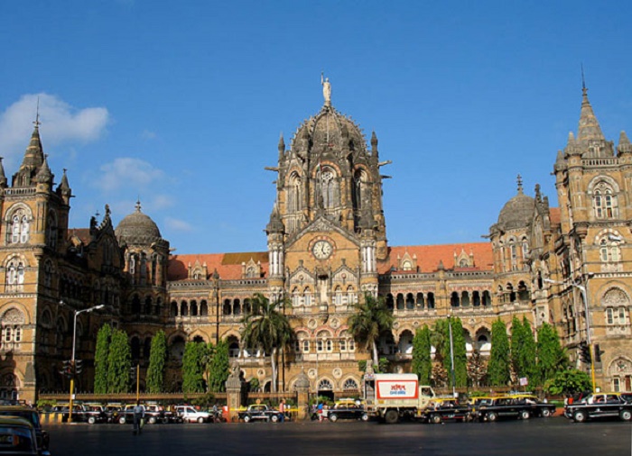 Вокзал Чхатрапати Шиваджи — символ Мумбаи, выдающийся пример викторианской архитектуры в Индии. | Фото: orangesmile.com.
