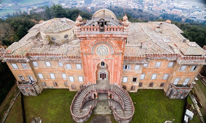 Замок Саммеццано: завораживающая красота малоизвестной достопримечательности Италии, которую можно посетить лишь дважды в год. | Фото: ioamoiviaggi.it.