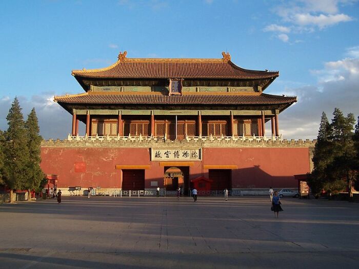 Ворота божественной мощи находятся на северной стороне дворцового комплекса (Запретный город, Пекин). | Фото: hotelcomapedrosa.com.