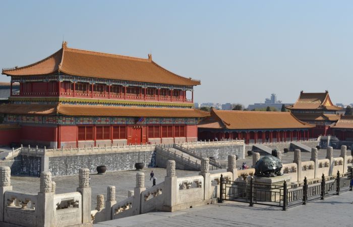 Каждый зал, представляющий собой отдельный павильон, поражает своей пышностью и величием (Запретный город, Пекин). | Фото: aminoapps.com.