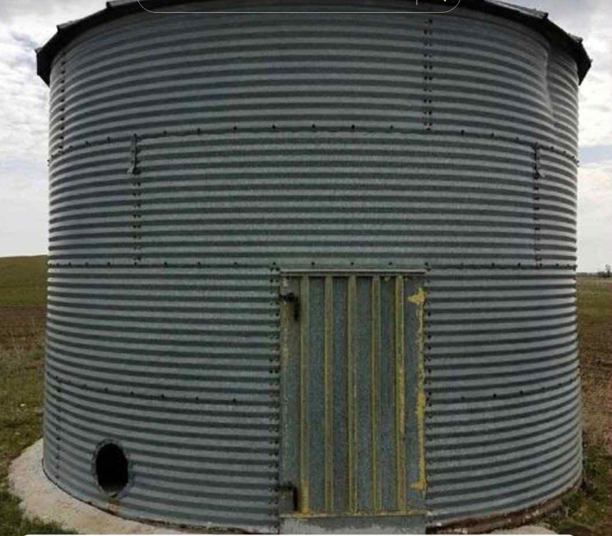 Силосная башня стала основой гостевого домика Old World Antiques.