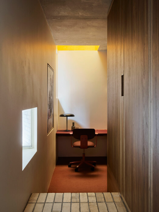 Кабинет имеется и в самих апартаментах (JB Green, Сидней). | Фото: martinsiegner.studio. Кабинет имеется и в самих апартаментах (JB Green, Сидней). | Фото: martinsiegner.studio.