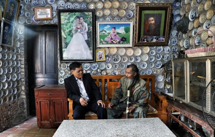 Теперь к неуемному коллекционеру приезжают журналисты, иностранные гости и просто туристы (Чау Хунг, Вьетнам). | Фото: english.newstracklive.com.