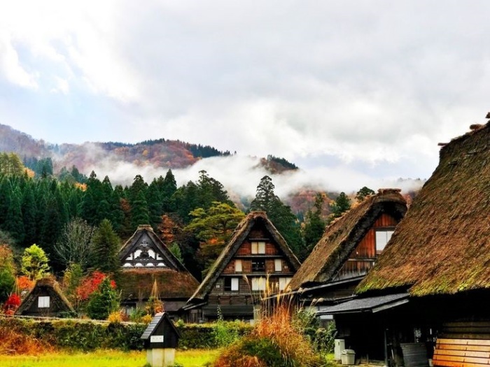 Дома, которыми славится Сиракава-го, являются примером традиционного японского архитектурного стиля, который удалось сохранить потомкам (Япония). | Фото: intanhikari.blogspot.com.