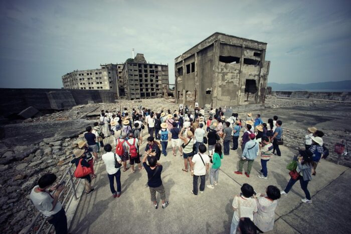 Призрачный остров Хасима стал популярной туристической достопримечательностью (Япония). | Фото: thegate12.com.