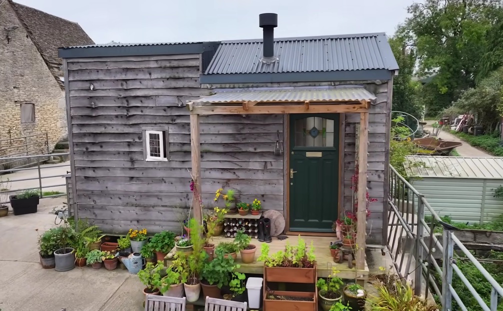 Вот такой домик получился у увлеченной девушки. Вот такой домик получился у увлеченной девушки.