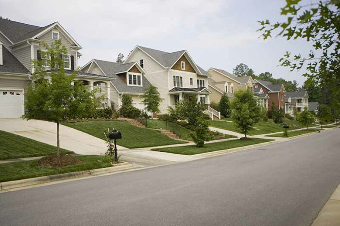 В Соединенных штатах домовладельцы предпочитают отказаться от заборов и на то, есть множество причин. | Фото: masterok.livejournal.com.
