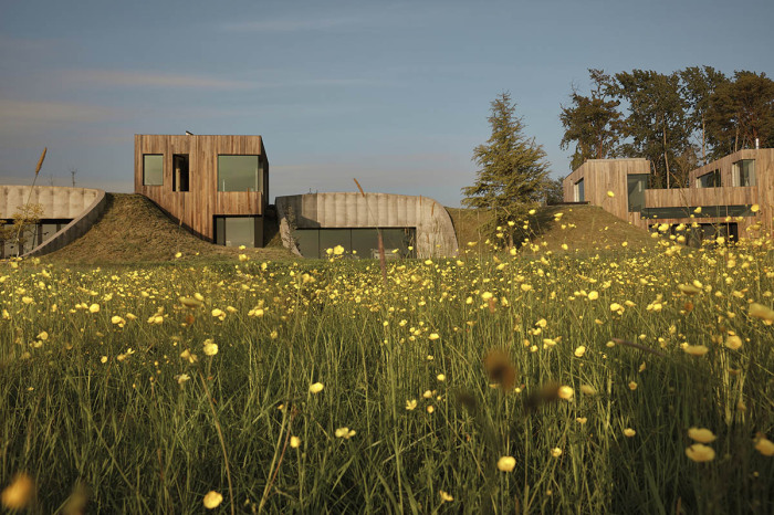 Загородную резиденцию «75.9» органично вписали в живописный ландшафт (Канада). | Фото: urdesignmag.com.