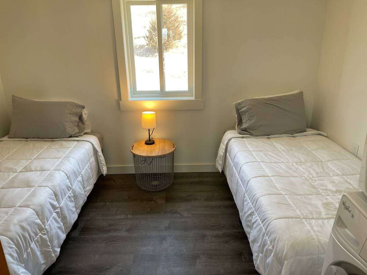 Еще одна спальня находится под самой крышей (Grain Bin Getaway). Еще одна спальня находится под самой крышей (Grain Bin Getaway).