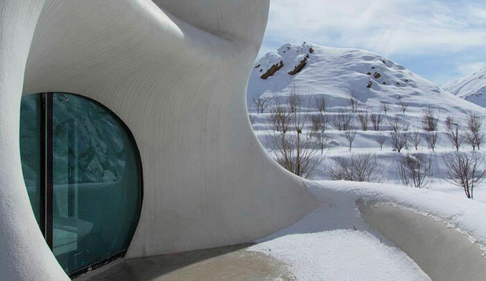 Из каждого номера есть выход на балкон или террасу (Ski Barin, Иран). | Фото: buildingcentre.co.uk.