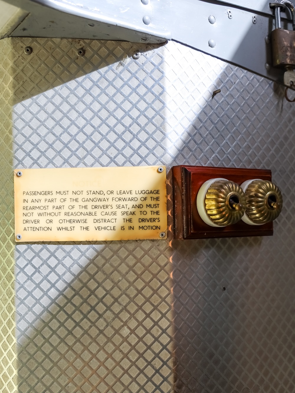 Сохранили оригинальные детали. Сохранили оригинальные детали.