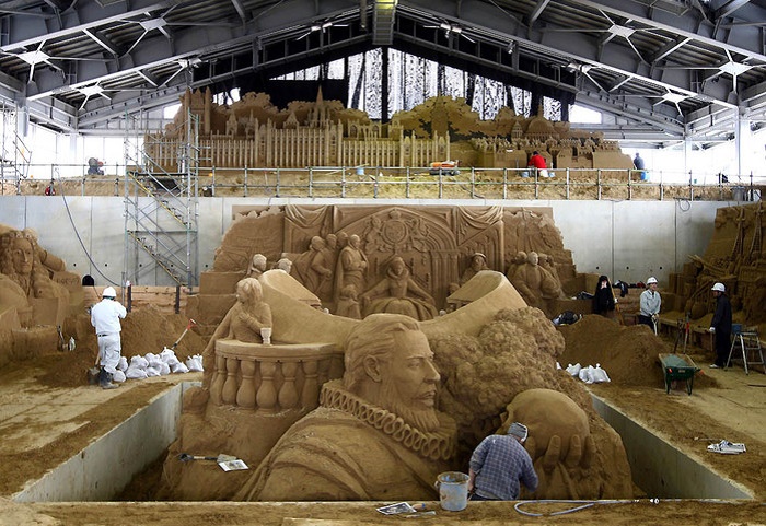 В одной из пирамид организовываются Международные выставки песочных скульптур и художественных инсталляций (Nima Sand Museum, Япония). | Фото: liveinternet.ru.