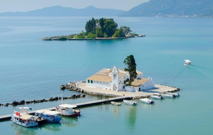 Pontikonisi хранит древние христианские святыни, к которым открыт доступ путешествующим и паломникам (Греция). | Фото: greece.terrabook.com.