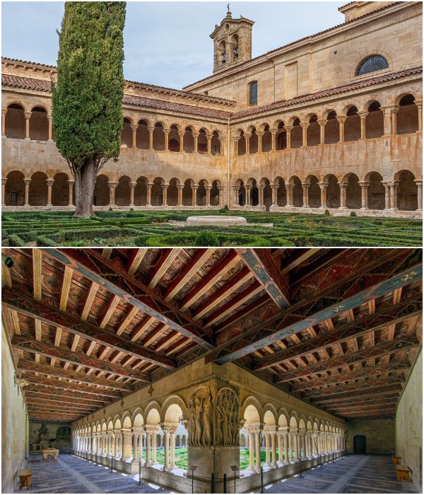 Внутренний двор и галерея, украшенная резной колоннадой и барельефами, сохранили работы мастеров XII века (Santo Domingo de Silos, Испания). 