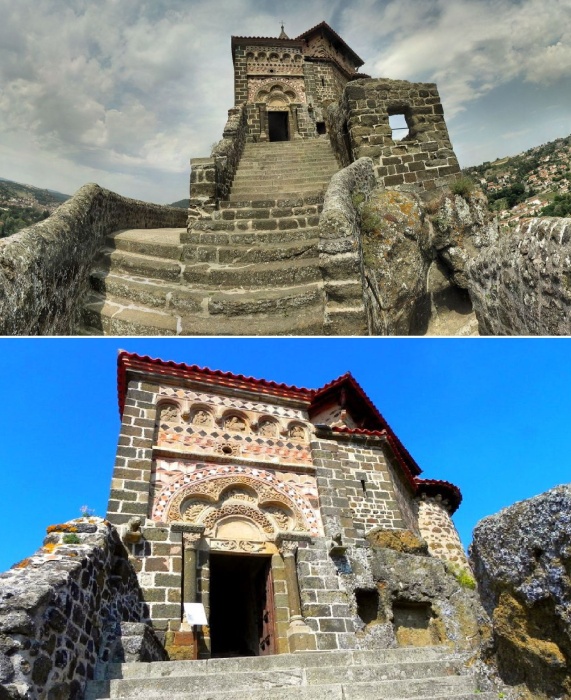 Крутые каменные ступени, вырубленные вручную в скале, приведут к входу, украшенному мозаиками XII века (Saint-Michel d'Aiguilhe, Франция).