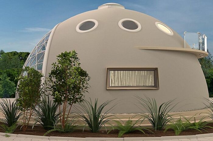 Интересный пример оформления купольного дома, который можно построить, используя лишь пенополистирол и стекло. | Фото: dom-expert.by.