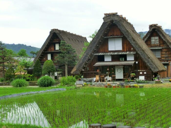 Семья Канда живет в построенном предками 4-этажном доме вот уже более 160 лет (Сиракава-го, Япония). | Фото: blog.japanwondertravel.com.
