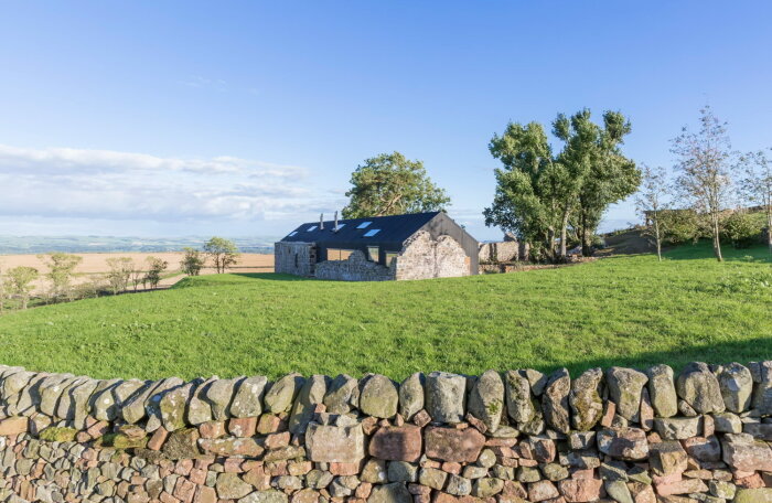 Каменные руины шотландской фермы восемнадцатого века возвращены к жизни. | Фото: wowowhome.com.