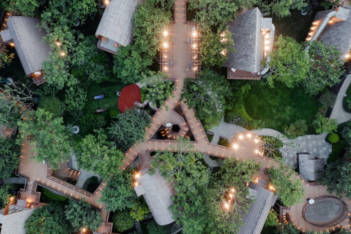 Семейный гостиничный комплекс Guilin Lebei состоит из 13 очаровательных домиков на дереве (Гуйлинь, Китай). | Фото: shangyexinzhi.com.