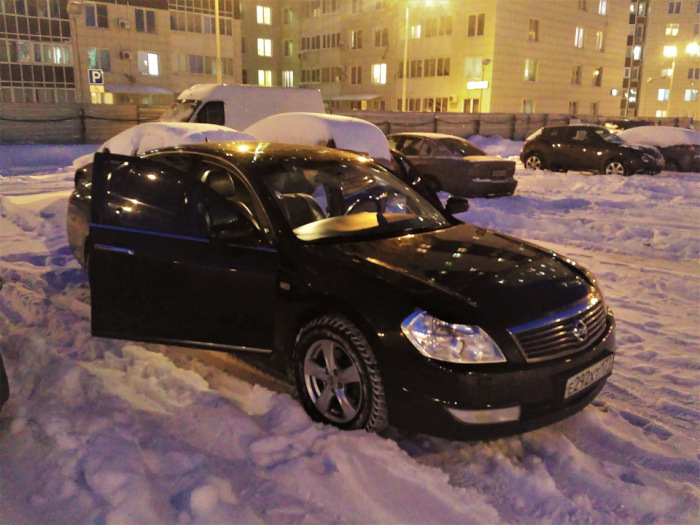 Проветривание салона автомобиля поможет сравнять температуру. | Фото: drive2.ru.