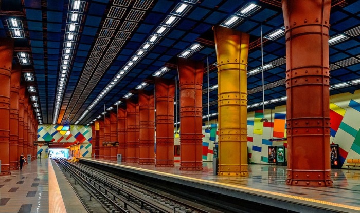 Станция «Олайас» – одна из самых ярких в мире. | Фото: n-metro.ru.