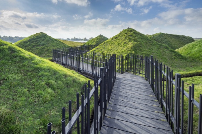 Посетителям доступны не только впечатляющие экспозиции, но и прогулки по «зеленым» крышам (Biesbosch Museum island, Нидерланды). | Фото: streetdirectory.com.