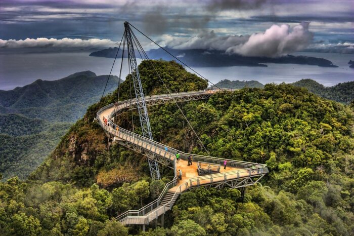 Langkawi Sky Bridge можно считать смотровой площадкой, призванной раскрыть всю красоту природы острова Пулау (Малайзия). | Фото: masterok.livejournal.com.
