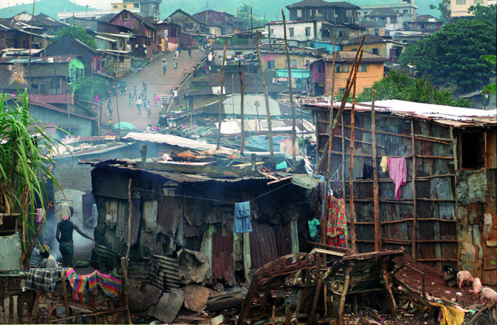Трущобы стали неотъемлемой частью больших городов Индии (Дхарави, Мумбаи). | Фото: free-eyes.com.