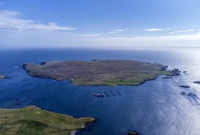 Больше 10 километров береговой линии и 300 га территории будут в полном распоряжении новых владельцев острова (The Isle of Vaila, Шотландия). | Фото: geograph.org.uk.