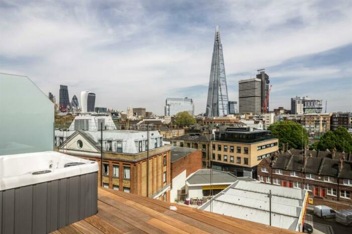 Терраса, расположенная на крыше, позволяет посетителям наслаждаться великолепными видами центра города (Лондон, Великобритания). | Фото: architectsjournal.co.uk.