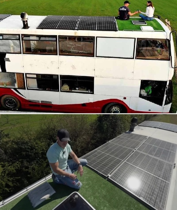 На крыше обстроили небольшую террасу.