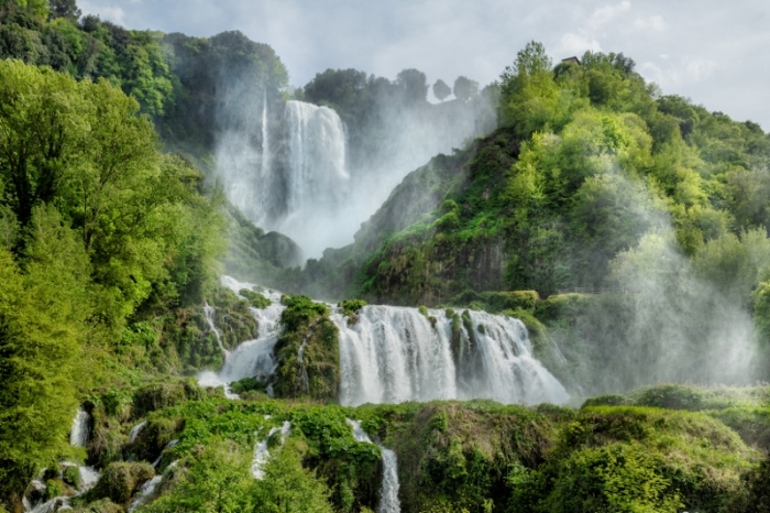 Cascata delle Marmore – самый древний рукотворный водопад, высота которого достигает 165 метров (Терни, Италия). | Фото: unviaggiopercapello.it.