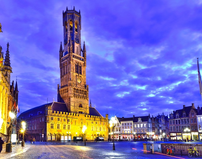 Belfort van Brugge стала туристической достопримечательностью и те, кто преодолеет 366 крутых ступеней, сполна будет вознагражден впечатляющим видом на Брюгге и его окрестности (Бельгия). | Фото: museabrugge.be.