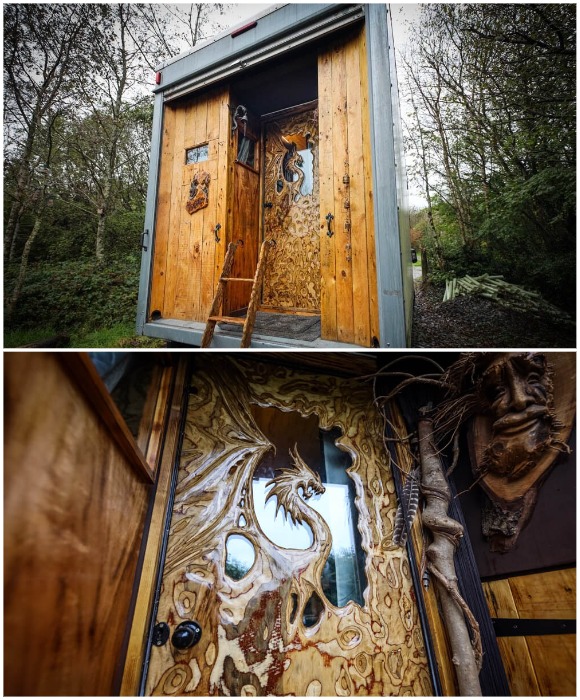 Резная дверь приведет в особенное убежище. Резная дверь приведет в особенное убежище.