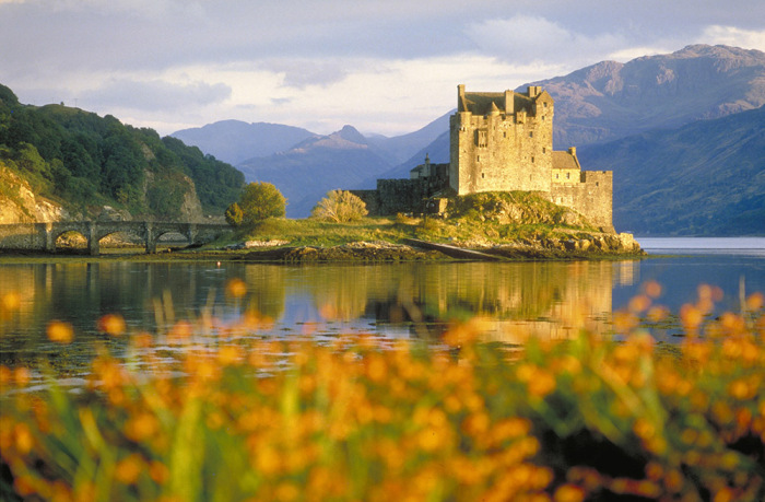 Замок Эйлин Донан: потрясающая копия крепости, сохранившая дух средневековой Шотландии. | Фото: br.thptnvk.edu.vn.