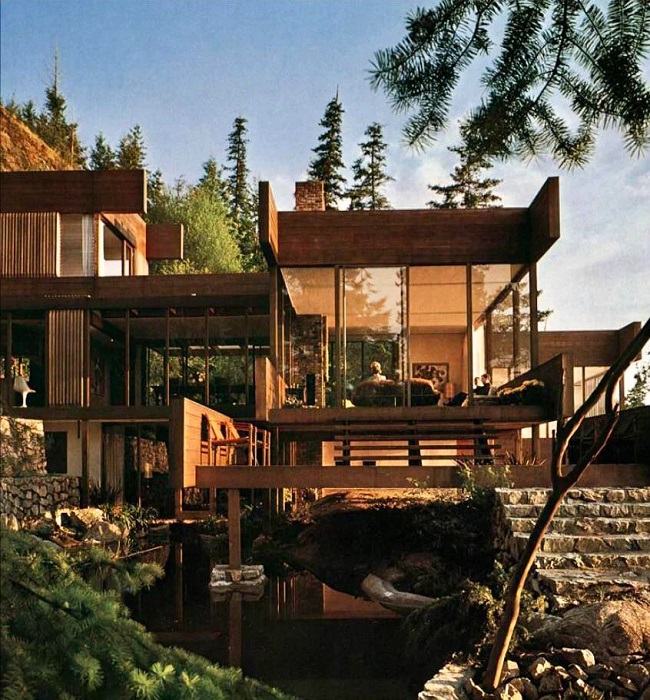 Резиденция Graham House, построенная Эриксоном в 1963 году для Дэвида Грэма, являлась культовым объектом, который безвозвратно потерян (Западный Ванкувер, Канада). | Фото: vanmag-com.translate.goog.