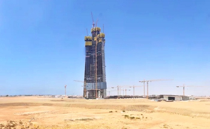 Строительство Королевской башни на данном этапе (Jeddah Economic City, Саудовская Аравия). | Фото: motor2.info.