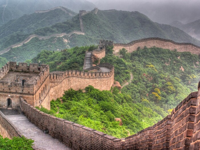 Великая Китайская стена – мировая достопримечательность, внесенная в Список Всемирного наследия ЮНЕСКО. | Фото: experience.tripster.ru.