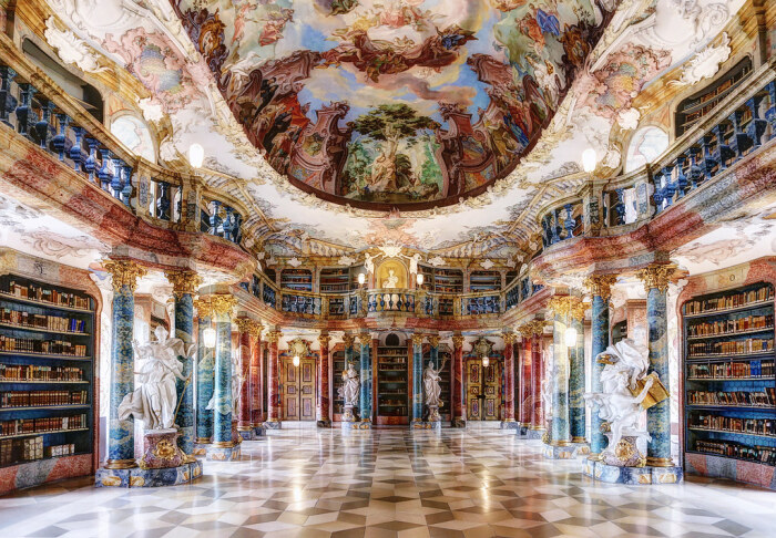Сегодня одна из красивейших библиотек мира открыта для посетителей, хотя и входит в состав кампуса Ульмского университета (Wiblingen Abbey, Германия). | Фото: schloesser-und-gaerten.de.