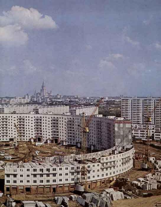 Кто и зачем построил в Москве круглые дома