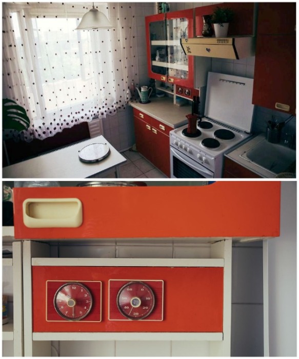 Самая уникальная часть квартиры - полностью воссозданная кухня в советском стиле. | Фото: tjournal.ru.