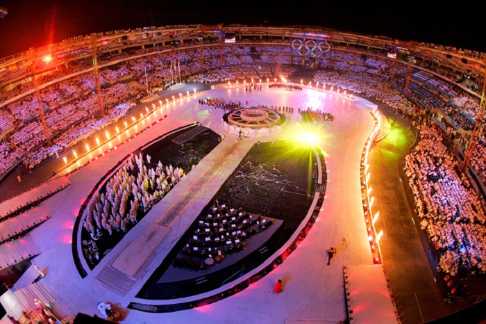 Грандиозное открытие зимней Олимпиады в Турине 2006 году.